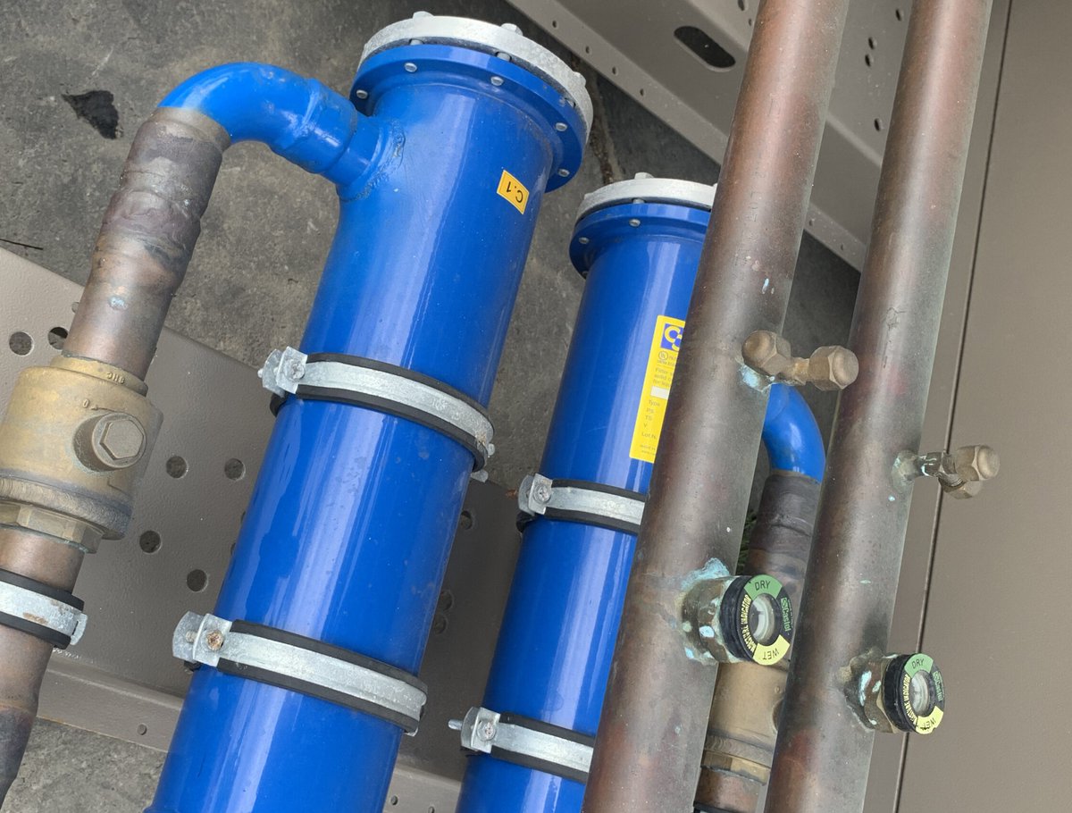 myclima_gr's tweet photo. Καινούριος αερόψυκτος ψύκτης York 535kw (12/7-35°C) ψύξη ,όρια ρύθμισης ψύξης +6 έως +20οC, μοντέλο 2024, 2 ψυκτικά κυκλώματα, 2 συμπιεστές Bitzer screw με ανιχνευτή διαρροών , ψυκτικό ρευστό R1234ze . Παράδοση σε 2-3 εβδομάδες .Βρείτε το ψυκτικό μηχάνημα στο www.mychiller.g https://t.co/JQ9qOGQ1TJ