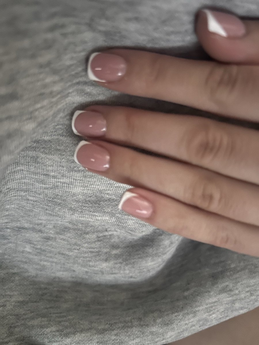 darkshademagic's tweet photo. Zrobione paznokcie to jednak zupełnie inne odczucie 🥰 kocham mniej zrobione paznokcie i nic tego nie zmieni https://t.co/r7BGh0WURB