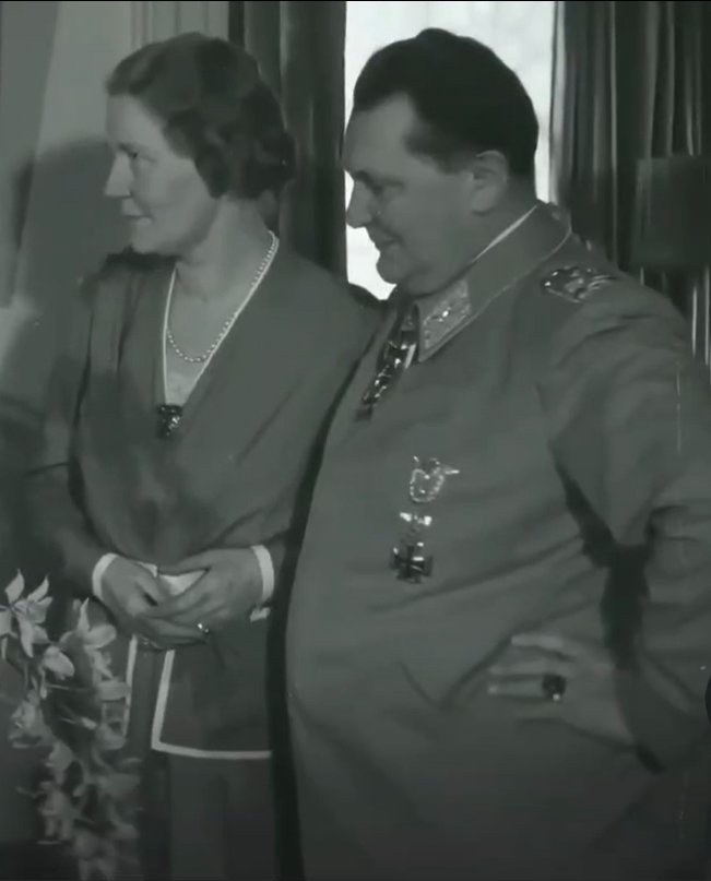 Its_AlwaysTHEM's tweet photo. A very nice couple.

Oh yeah, that woman's husband would've prevented 9/11 from ever happening. https://t.co/t2MofTItdR