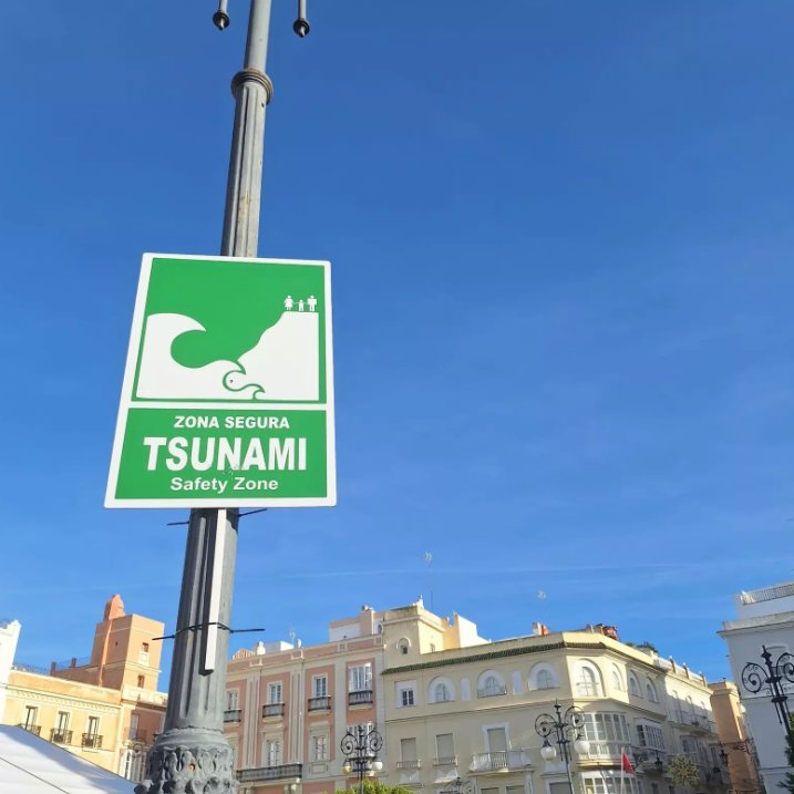 Cadiz_es's tweet photo. 🚨🚨 El próximo jueves 17 de septiembre, a las 19 horas, se harán las pruebas de sonido de las tres primeras sirenas acústicas que darán aviso a la población ante el riesgo de un tsunami 

✅ Es importante destacar que se trata de una prueba de sonido y no de una alerta real ni de un simulacro

#maremoto #tsunami #Cádiz