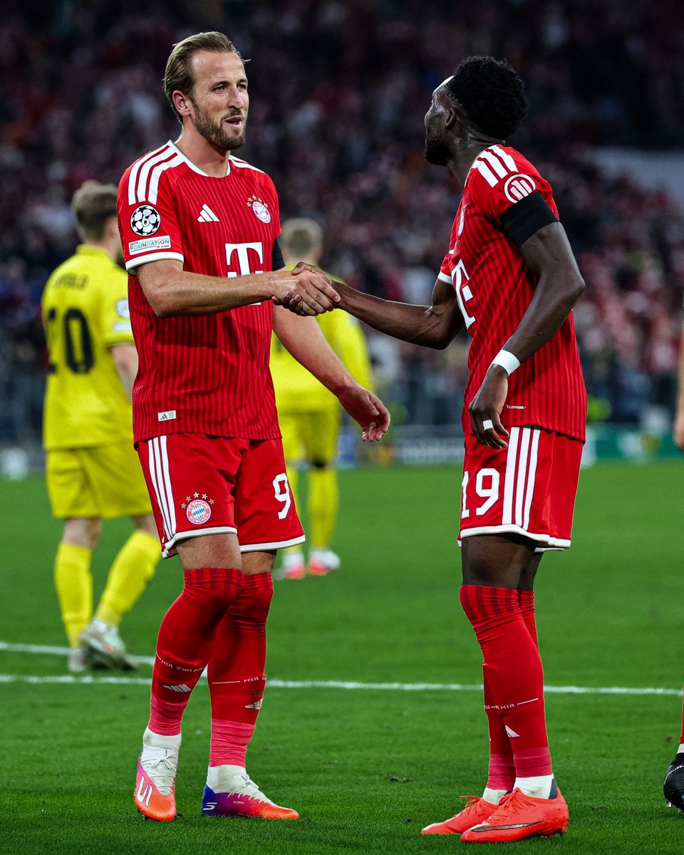 FCBayernEN's tweet photo. New UCL Season 🤝 Same vibes with Phonzy! 😍 https://t.co/vkfCPLJzcP
