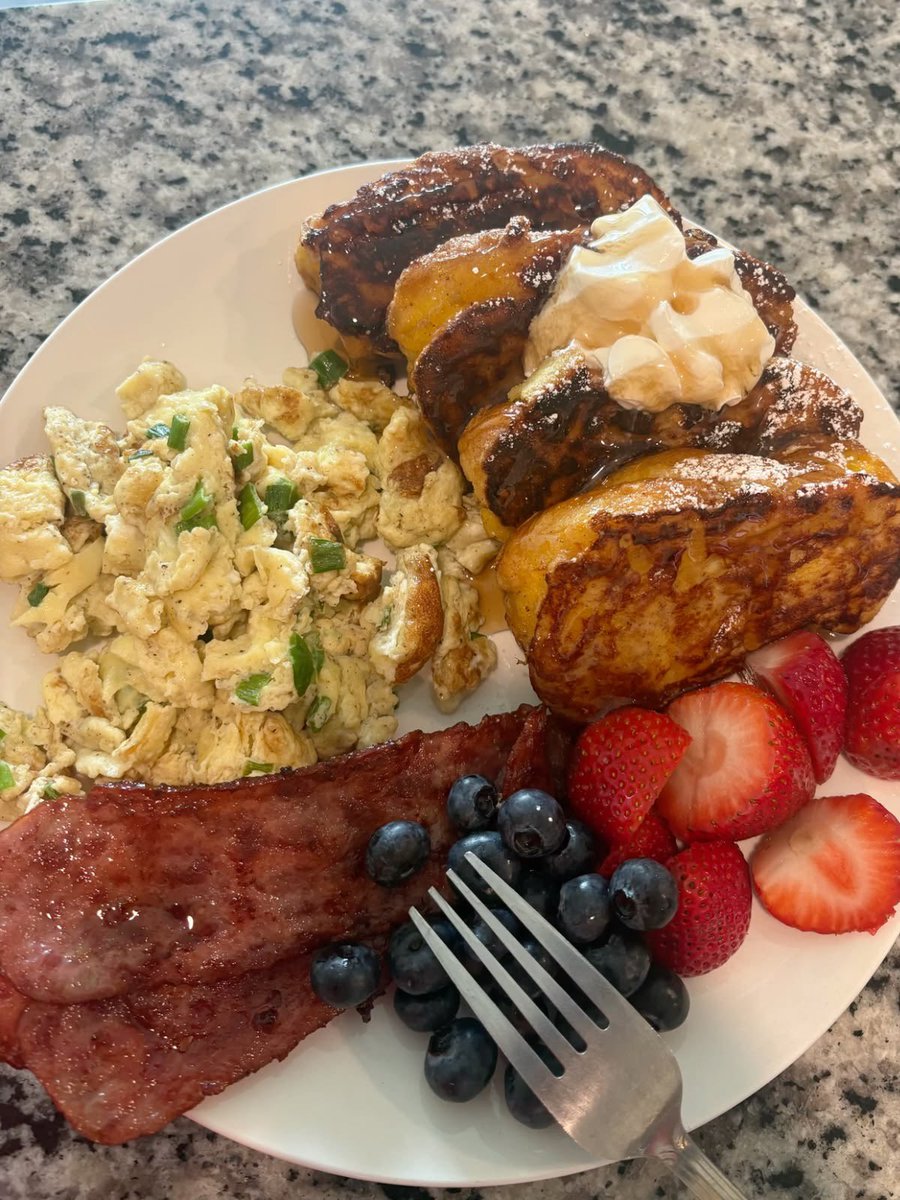 bossbabejass's tweet photo. French Toast LOVERS 😍 https://t.co/tNWqPc9E9S