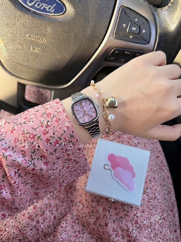 ulianpuyy's tweet photo. GA MAKSA😭.. buat kalian ikutan beli, tapi mau share cantiknya casio versi ini 🥺🤍 https://t.co/JG0PguxHoc