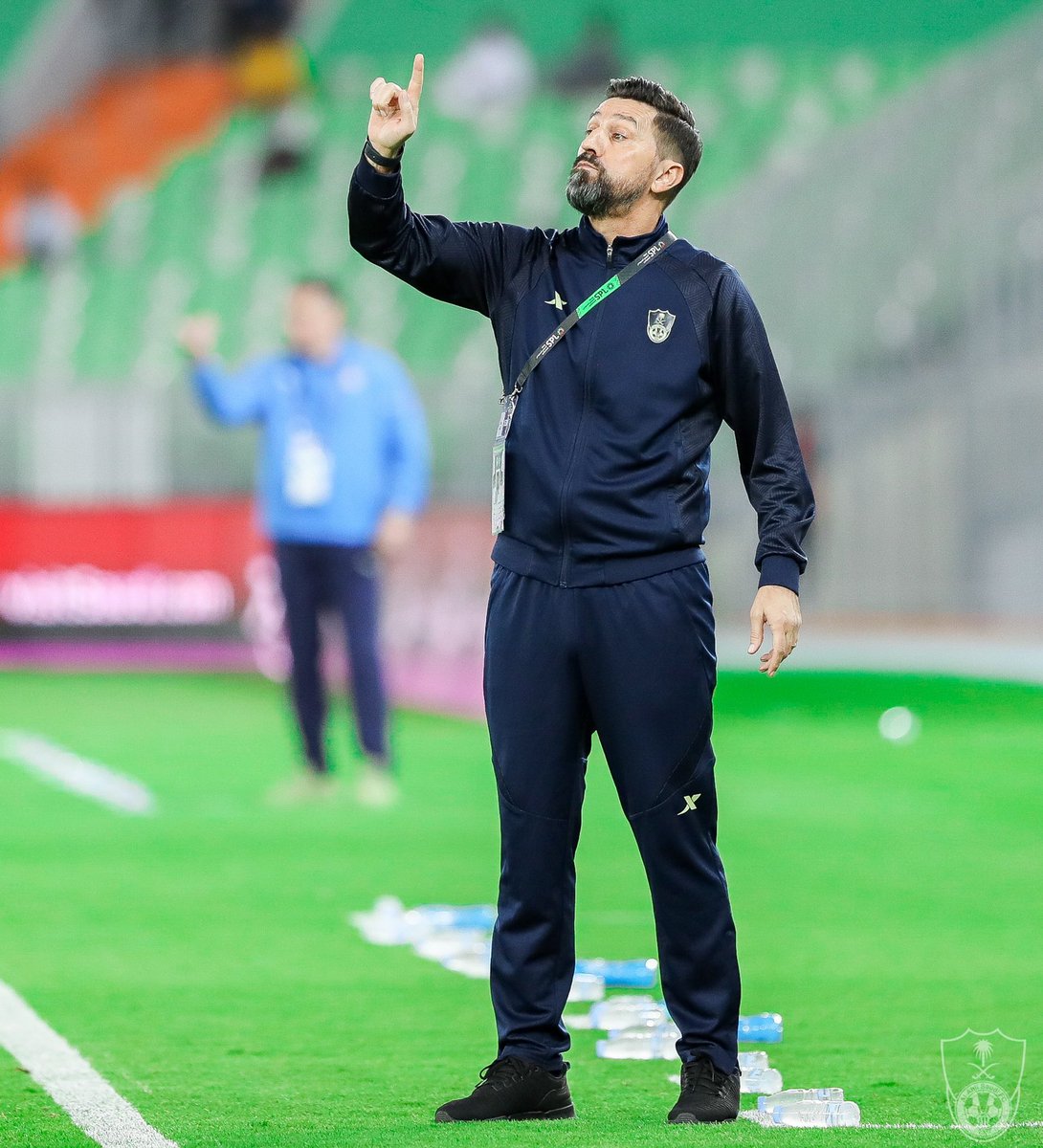 next_ahli's tweet photo. #PusicOutWernerIn
لو فزنا ١٠ صفر اليوم ضد الحزم
المدرب هذا مرفوض 
هذا ماكمل شهر معانا وارتكب ثلاث مصايب بحق #الاهلي
الاولى: جلب ارتيم
الثانيه: طير الدوري عليك من اول شهر
الثالثه: تدهور مستوى بعض اللاعبين
هذا لو استمر اكثر من كذا بتزيد المصايب
القارات وكأس الملك والنخبة وغيرها؟! https://t.co/41rAMroMhs