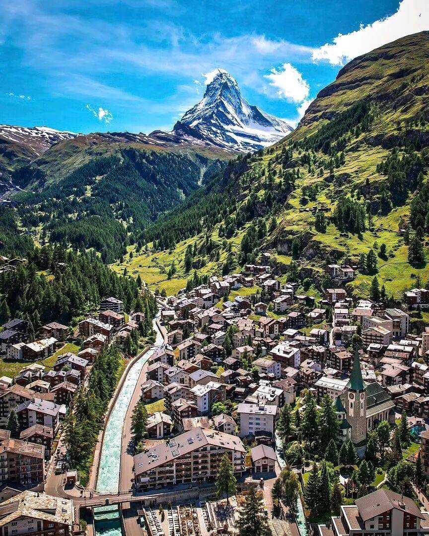 YusufYildipewv's tweet photo. Just had my first VR virtual hiking experience of the Swiss Alps—no backpack, no sore legs, only breathtaking views that feel so real! https://t.co/mkR0N9eplQ