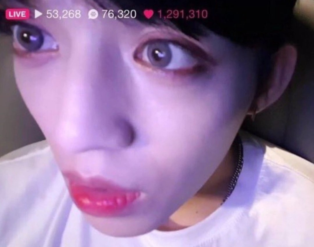 am25820's tweet photo. Being ugly while being a fan of this horrible thing—it should be a sin to talk about other people's appearances https://t.co/hUXBLXiv7w