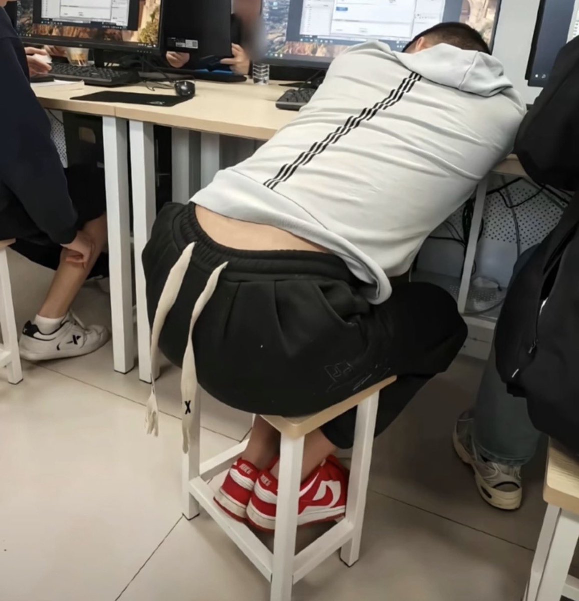 bei351009016's tweet photo. 速度好快啊快1千粉丝了！

谁会是第1千个？

有我遗漏没有回关的踢我一下。

今天要早睡了 https://t.co/etVkSO3zui
