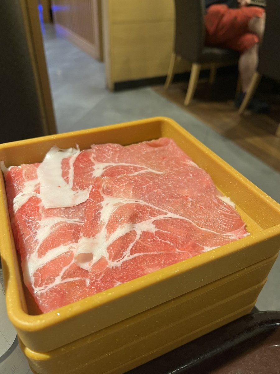 poke1106se's tweet photo. そのまま移動して、カドショでチム練して
夜は皆でしゃぶ葉🥩

今週もお疲れ様でした！！！ https://t.co/BIS8acygMq