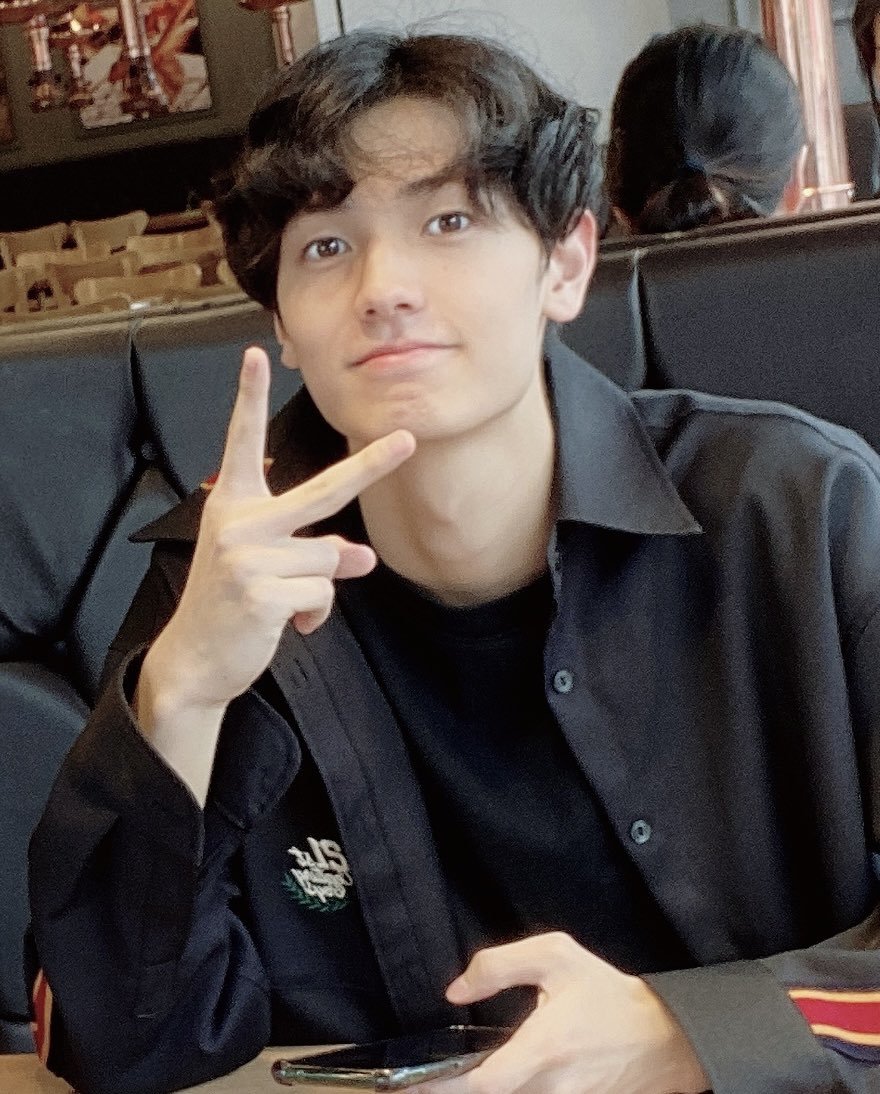 trashestashes's tweet photo. biasanya kalo juy ultah, foto-foto predebut super remaja kinyis lagi ndugal-ndugalnya gini yg post nil😔 i mean anyone can post his predebut pics but its just different seeing him from nil's perspective ykwim😔 its like reminiscing your lil brother turning into a grown man😔 https://t.co/y9LDIRu9Sz