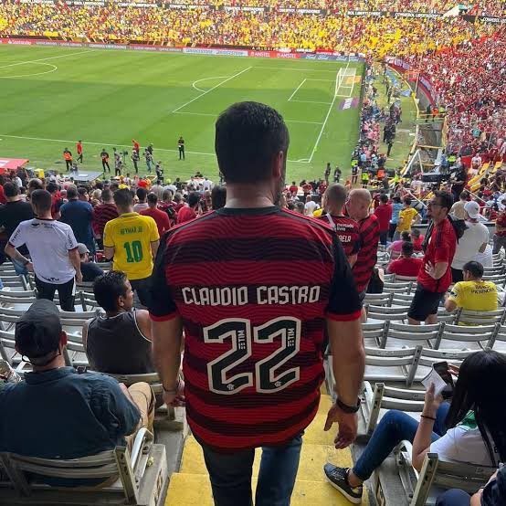 cuervo1898's tweet photo. Imagina competir contra um time que ganha um estádio bilionário em uma licitação direcionada e que através desse presente do governo estadual lucra 70 milhões no ano….

É um bem público que foi construído e reformado com bilhões que gera 75% de margem de lucro para um clube 👏👏 https://t.co/qW8NJmiEMM