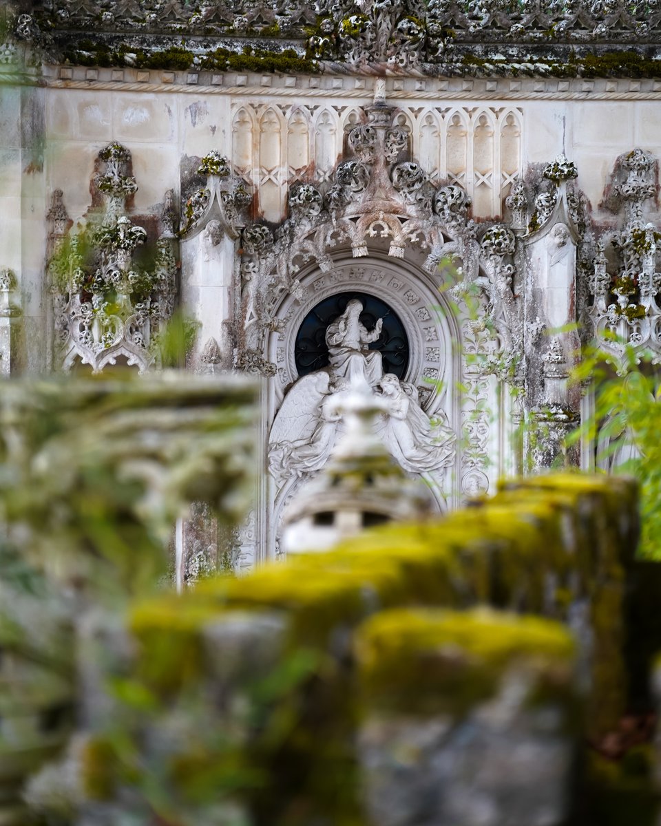 selenitabrdn's tweet photo. Quinta da Regaleira near Sintra, Portugal, is a neo-Gothic estate with lakes, grottoes, fountains, and a mysterious well. Its Masonic owner designed it to reflect his philosophy. Explore it in our new YouTube video. https://t.co/FKibRcWqaA
