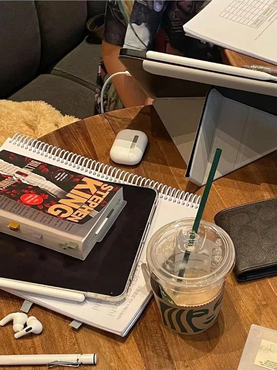 ailio811922's tweet photo. Just hit "send" on that final research paper after 3 months of all-nighters—air feels way lighter now ， https://t.co/WSJ8A4c1Jm