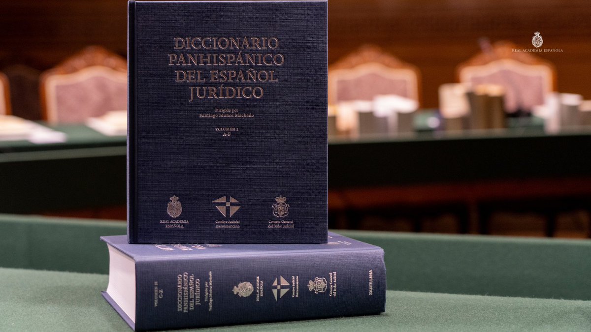 RAEinforma's tweet photo. El «Diccionario panhispánico del español jurídico» tiene como objetivo la mejora del conocimiento del lenguaje jurídico, favoreciendo su claridad y accesibilidad. 

En su elaboración han trabajado más de 400 juristas y filólogos, de América y España.

Acceda a la obra: https://t.co/Uqk6lCjtqx.