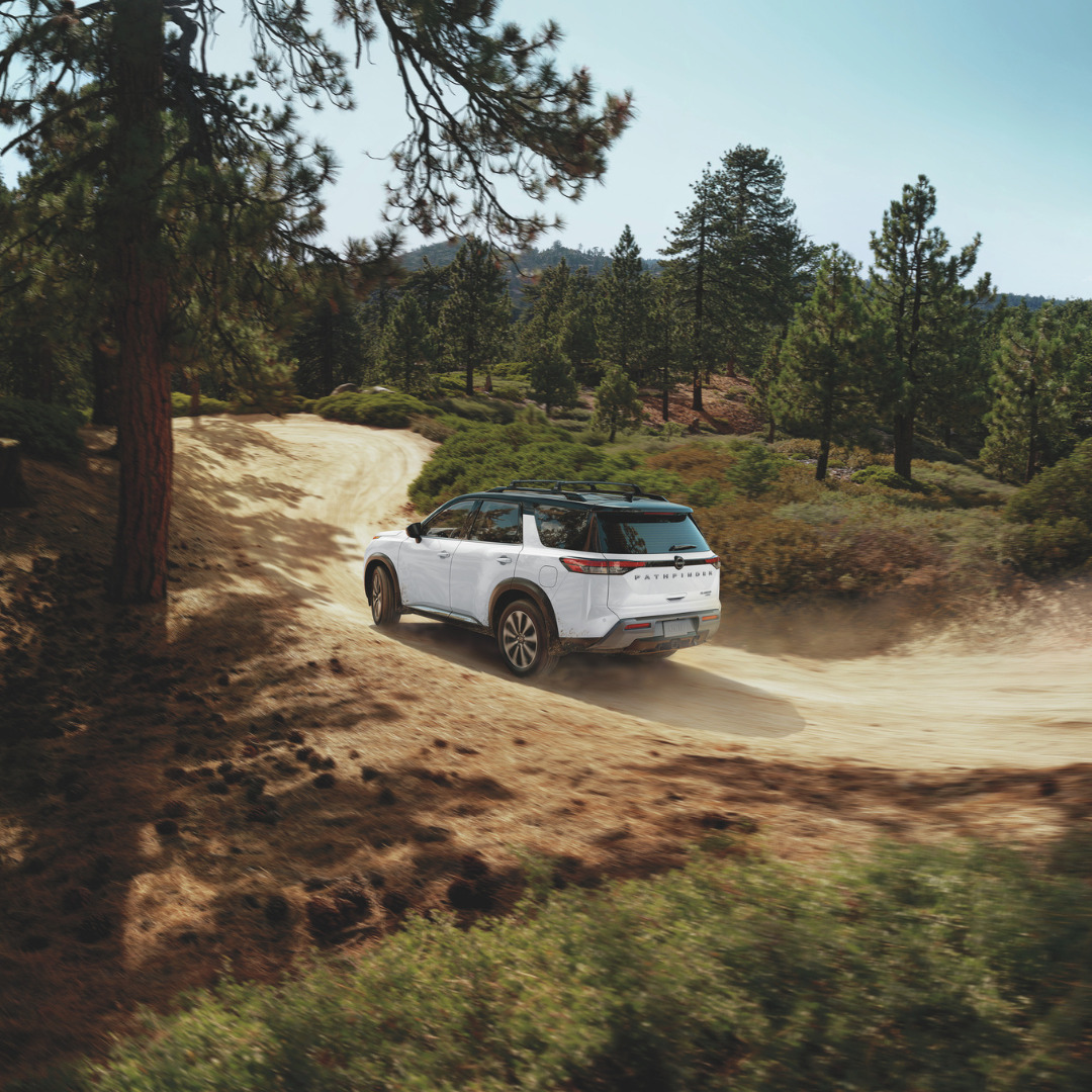 NissanFoleyAL's tweet photo. Mountain views, winding roads, and the 2026 Nissan Pathfinder in the middle of it all. 🚙🏔️ https://t.co/bPMLDN2Gm2