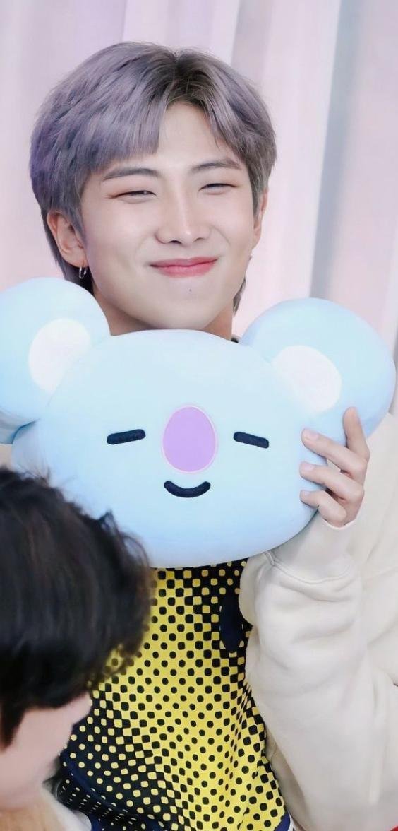 PriyaSh56027's tweet photo. Happy birthday kim naamjoon 
Wish you very happy birthday my jooni ☺️🥰🥳🤩💞 https://t.co/n3zOkAyy2c