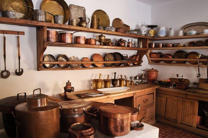 CopperCookware1's tweet photo. Typical Bulgarian kitchen https://t.co/YnVg8lE3HL