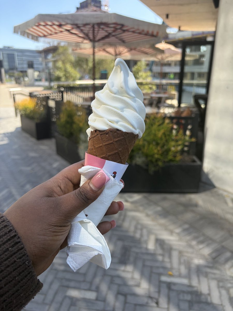 AndyMlumbi's tweet photo. @NandosSA said Bottomless ❤️ https://t.co/8eU2cezB2i