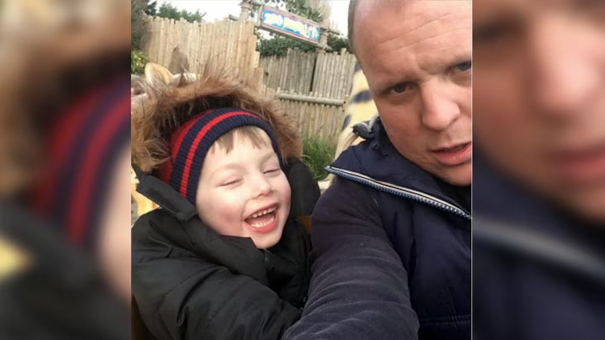 ThreeSidedDemo's tweet photo. @HumansNoContext Imagine losing your kid, and their final wish is just to have Spider-Man on their headstone. But a multi-billion dollar corporation sends a squad of suits to sue your grieving family for "copyright infringement." Capitalist greed truly knows no bounds. https://t.co/QbjI5gFFB1