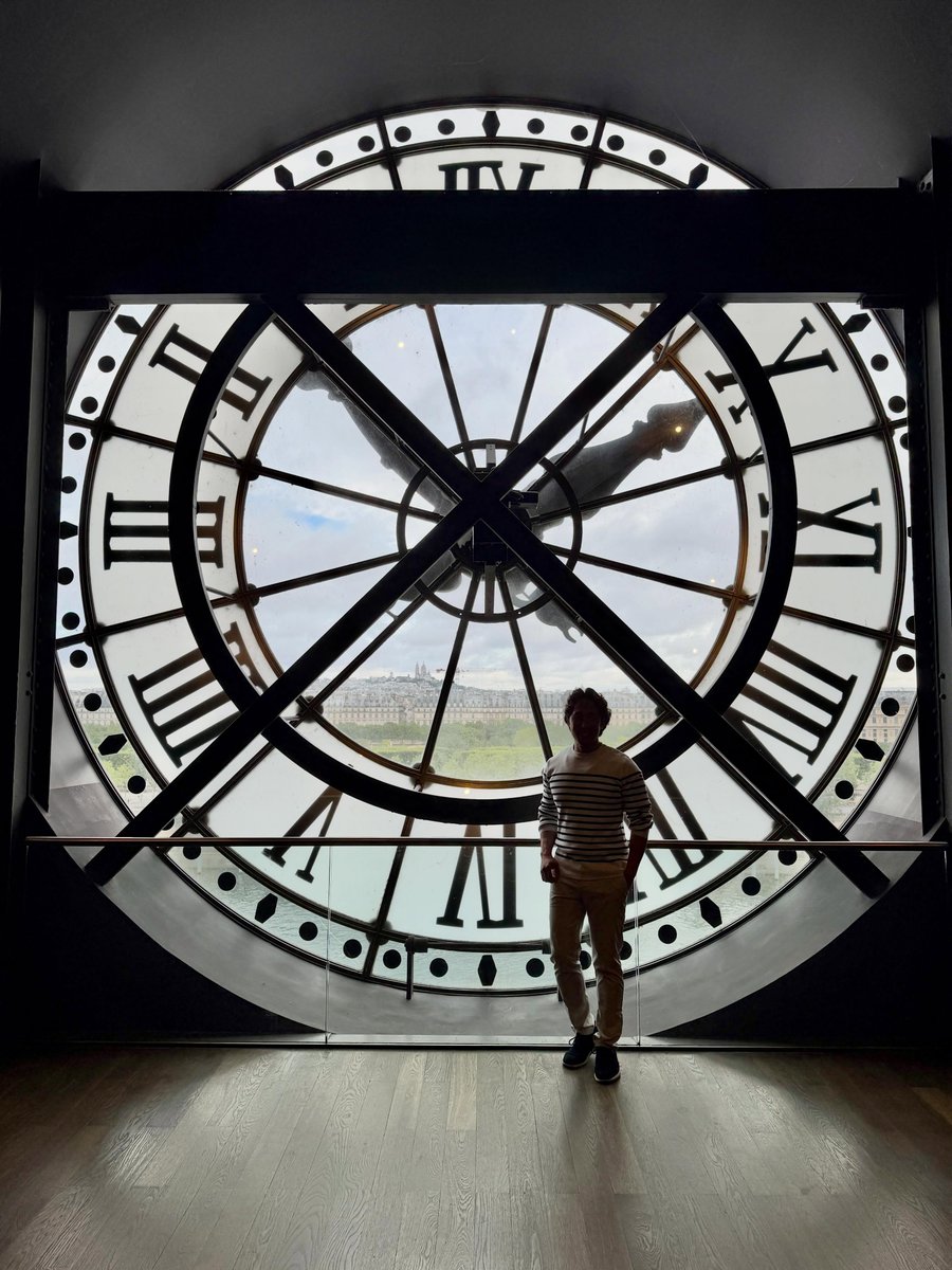 DiedraHelmrvr's tweet photo. A brilliant sunset behind the Arc de Triomphe, and a collection of other views from around Paris. 1. Arc de Triomphe as viewed from Place de la Concorde
2. Sacre Coeur as viewed from the top of the Arc
3. Clock window at the Musee D’Orsay
4. The https://t.co/8jfbL1P4I5