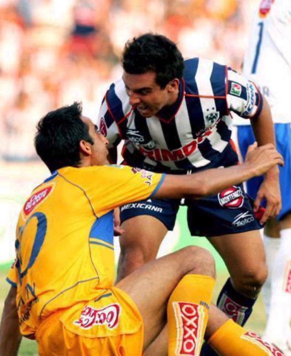 BlueCFM_'s tweet photo. Modo clásico regio, hay que ganarle a esos amargos. https://t.co/RYX8C4FYS7