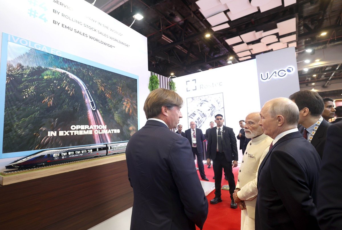 PMOIndia's tweet photo. A closer India-Russia partnership!

PM @narendramodi and President Putin visited INNOPROM exhibition in Delhi, where businesses from both countries came together. It reflected the deep economic partnership between India and Russia. https://t.co/Woty8pLCV2