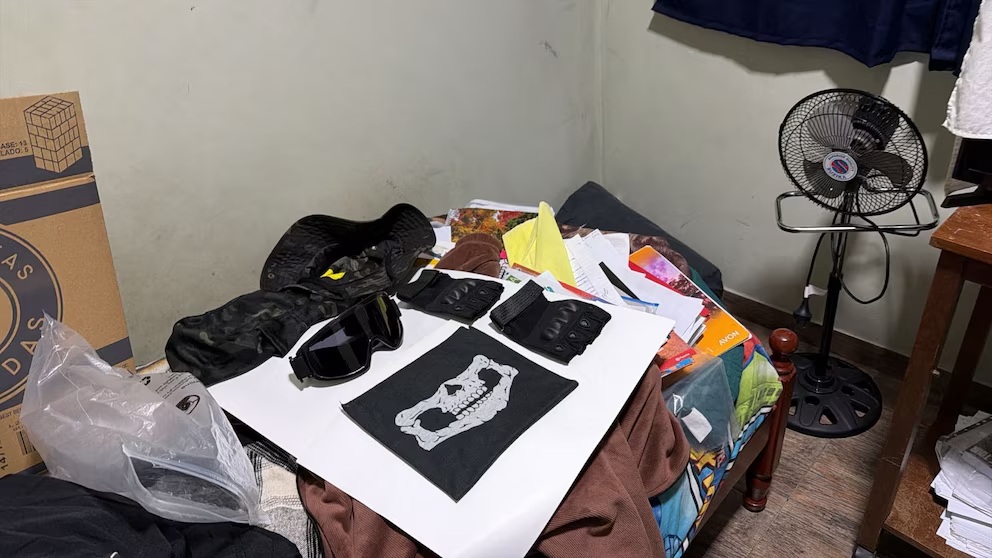 LatinasNoticias's tweet photo. Alerta del FBI por una conversación con ChatGPT derivó en un allanamiento a un adolescente en Quilmes
https://t.co/7rH3FfmHUJ https://t.co/Tz7jMouoBa