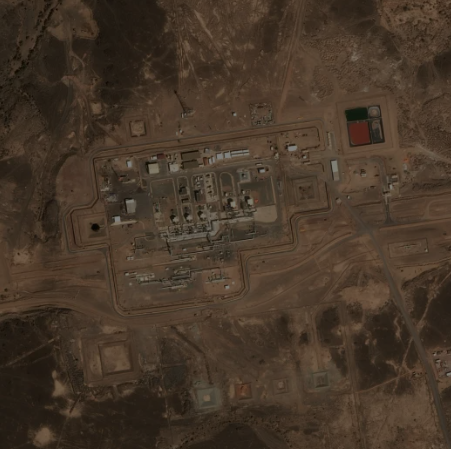 Pataramesh's tweet photo. 🔴 This is what Yemen's Ansarallah did to the Saudi East-West pipeline pumping station
(with Iranian long-range precision-strike weapons)

All the talk of Trump of middile-east Oil flowing to the markets...
➡️ Busted with a single decision to escalte

It was always just a choice https://t.co/xyRiPmW76R