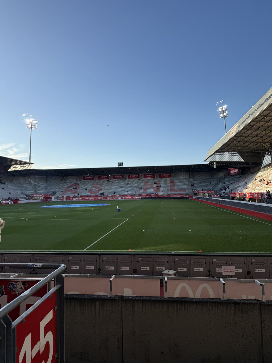 BatistMombled's tweet photo. Marcel Picot, bonsoir !

(Sympa la vue !)

#ASNLSDR #TeamSDR https://t.co/4FoffTVjFr