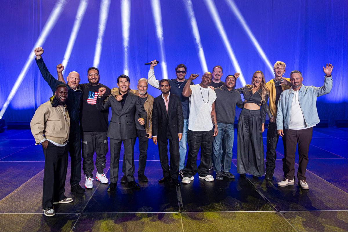 azizansari's tweet photo. Last night at MSG. Wow.

Photo: Mathieu Bitton (@candytman) https://t.co/o6vRvDJUG5