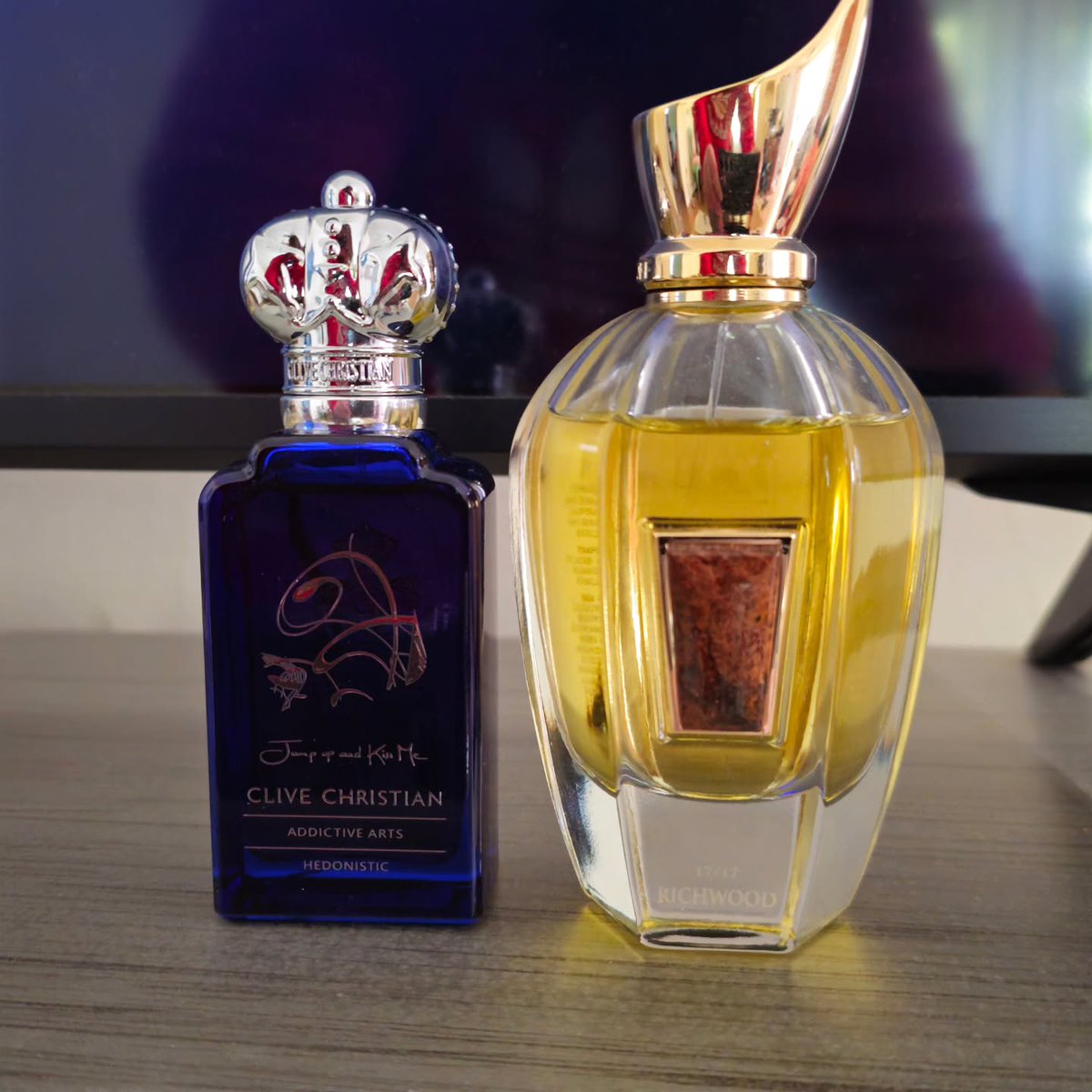 ShandiAttezo's tweet photo. You are looking at $1, 300 worth of cologne and you might be thinking, wow that's stupid, and you are right. 😂. (Clive Christian Hedonistic, Xerjoff Richwood) @clivechristianperfume @xerjoff https://t.co/KrohsSM0SB
