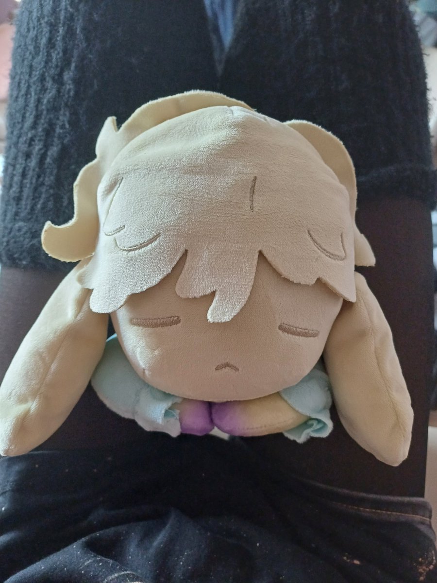 cutiebladeh's tweet photo. GUYS LOOK WHAT I GOT
Maybe London isn't so bad
The cashier also said my reaction from getting this (jumping and giggling) was cute
#alienstage #luka #lukaalienstage https://t.co/zAHaRUHQhG