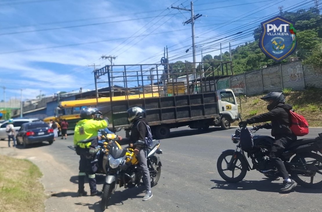 Noti7Guatemala's tweet photo. 🚨🚧 La #PMT de #VillaNueva informó que la ruta por Torres Petapa, utilizada como vía alterna hacia Tubac y El Frutal, también se encuentra bloqueada. https://t.co/Jnymko93Ox