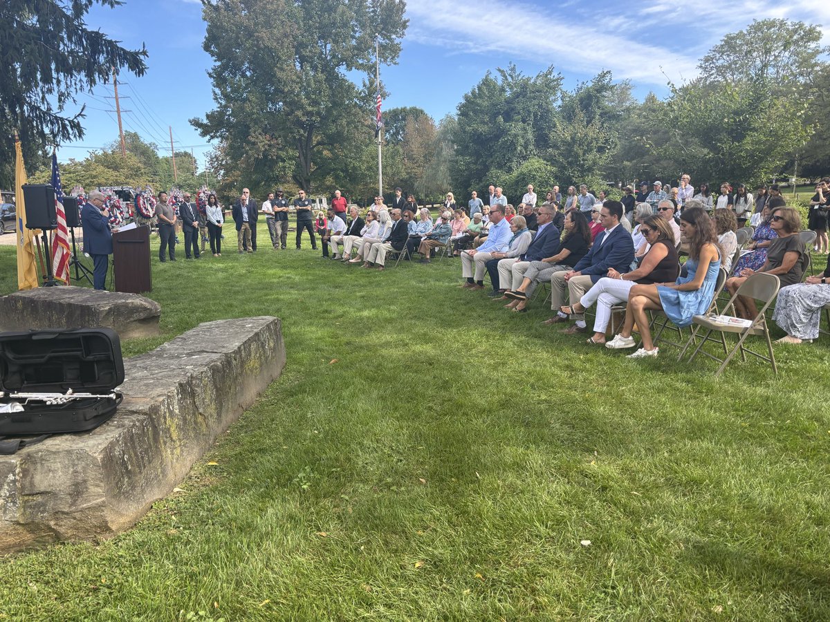DemarestPd's tweet photo. 25 years later, we remember September 11 and the lives lost, families changed, and heroes who answered the call.

We honor the first responders and service members who made the ultimate sacrifice, and those who later lost their lives to 9/11-related illnesses.

Never forget. https://t.co/MzVlfXAD4E