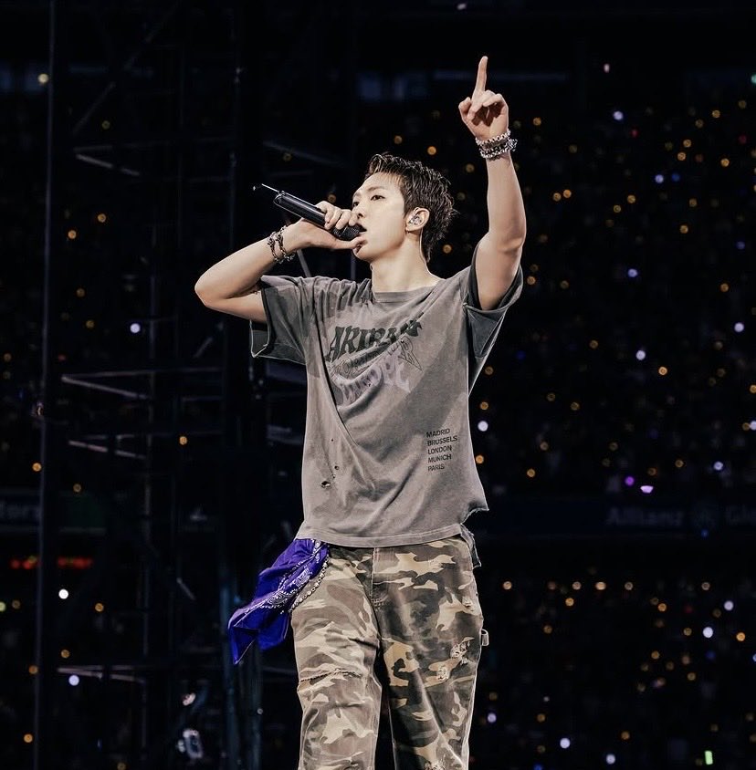 Ele08483358's tweet photo. #HAPPYRMDAY
#HappyBirthdayRM
#HappyBirthdayNamjoon❤️ https://t.co/jX8fgSRres