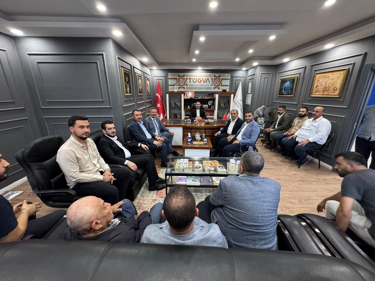 halilyldrm2147's tweet photo. AK Parti Tekirdağ Milletvekilimiz Sayın Mestan ÖZCAN’ı
TÜGVA Bismil’de ağırladık.

🔹 AK Parti Tekirdağ Milletvekilimiz Mestan ÖZCAN,
🔹 AK Parti Diyarbakır İl Başkan Yardımcımız Veysi FİDAN,
🔹 AK Parti Diyarbakır İl Başkan Yardımcımız Osman MERDANOĞLU,
🔹 AK Parti Bismil İlçe Başkanımız Muzaffer Cengiz ÖZAYDIN,
🔹 AK Parti Bismil İlçe Gençlik Kolları Başkanımız Ozan PINAR ve kıymetli teşkilat mensuplarımız vakıf binamızı ziyaret ettiler.

Gençlerimize yönelik yürüttüğümüz çalışmalarımız ve projelerimiz üzerine verimli bir sohbet gerçekleştirdik.

Nazik ziyaretleri, gençliğimize gösterdikleri ilgi ve destekleri dolayısıyla Sayın Milletvekilimize, kıymetli başkanlarımıza ve teşkilat mensuplarımıza teşekkür ediyoruz.

İlk günkü heyecanla, gençliğimiz için çalışmaya devam edeceğiz.