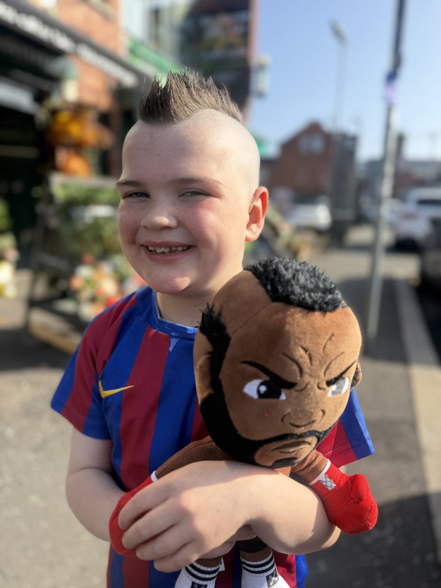 Donate4Daithi's tweet photo. Mr. D

I pity the fool that doesn’t join the organ donor register… ❤️

Dáithí’s first haircut since receiving the gift of a heart transplant… and he made sure it was a special one.

@MrT 💗 https://t.co/B29cc2Yubz