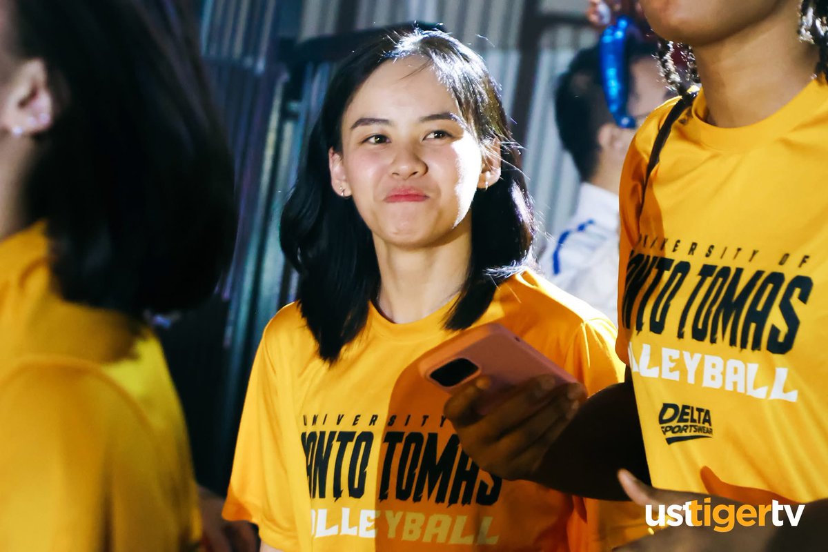 macaraello's tweet photo. ito na ba yung bagong rookie ng wvt? https://t.co/m5QVjCiOdA