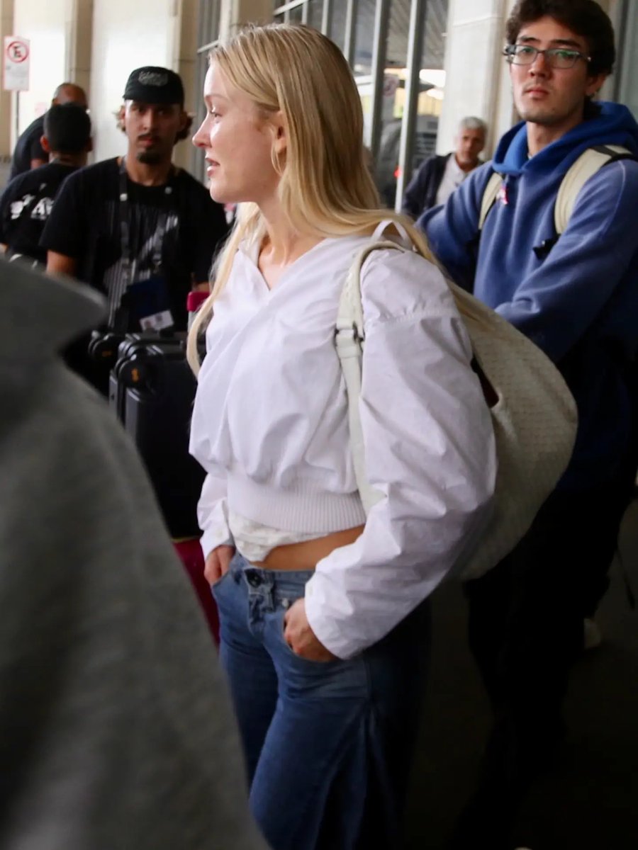 infozarabrasil's tweet photo. ZARA LARSSON CHEGOU AO BRASIL. 🇧🇷 https://t.co/kDHJ2QfHfe