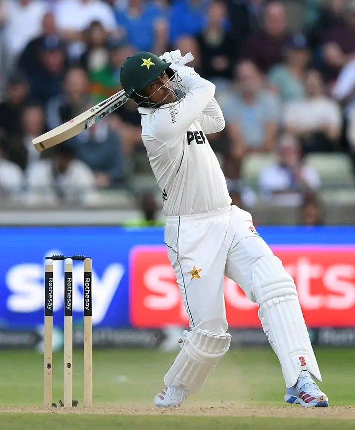 Usman_56Offical's tweet photo. Staurt Braod ON Razaullah : "Get him up the order! He's playing beautifully!" https://t.co/MSRjE7yhK7