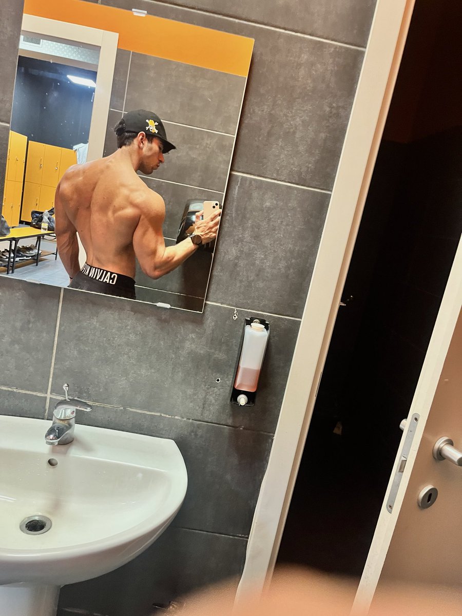 Master_itavidal's tweet photo. a lil back pump https://t.co/1e1P8oeUdW
