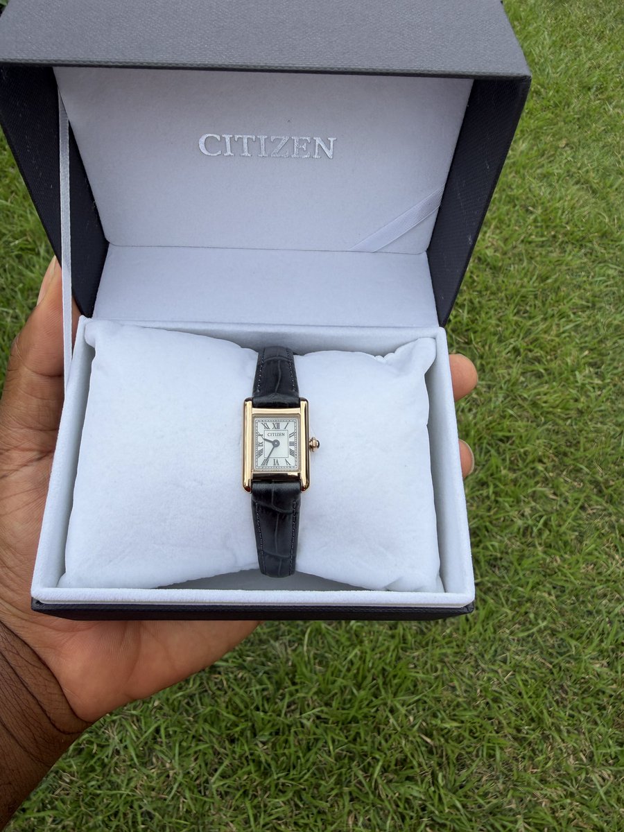 god_swayy's tweet photo. LADIES😍😍
CITIZEN FIO ROMA - 24.5MM
GRAY  LEATHER WATCH
🚨¢3500 
☎️0242375533 https://t.co/lWUA1nR0Vn