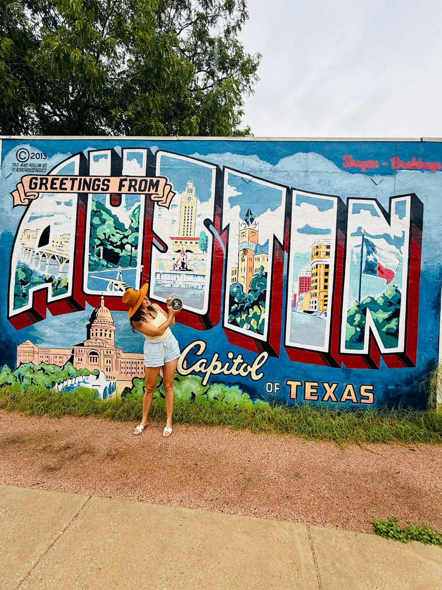 yalneedjeesauce's tweet photo. Texas loves JeeSauce! We see you! Find us at HEB stores in Austin, Dallas, San Antonio, and Houston today!
#JeeSauce #yallneedjeesauce #HEB #Texas https://t.co/1PIMtuwW8O