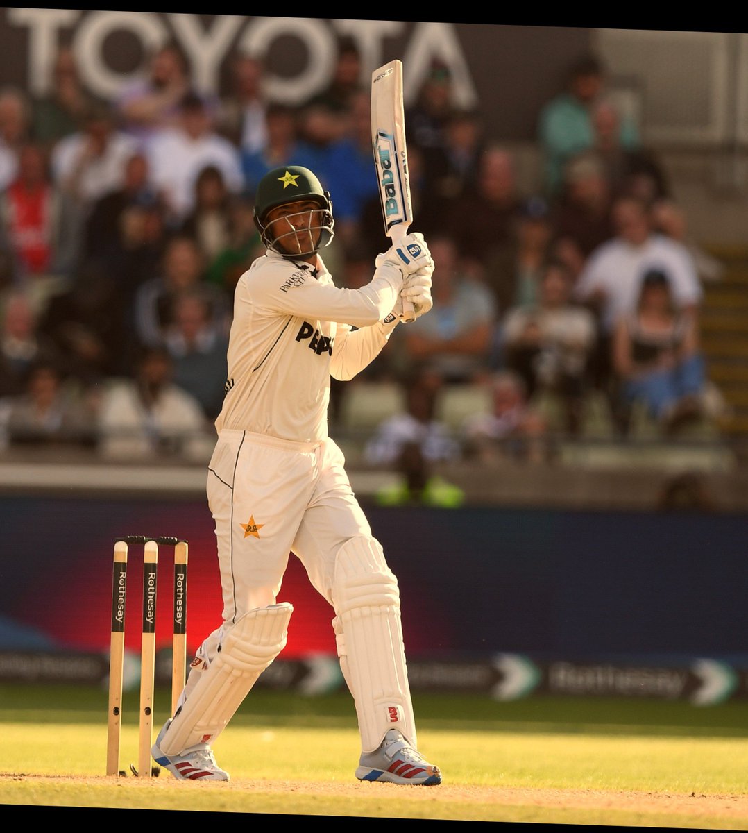 uroojjawed12's tweet photo. THE ART                                         THE ARTIST 
#ENGvPAK                                       #Cricket https://t.co/w2Nx6o5bhz
