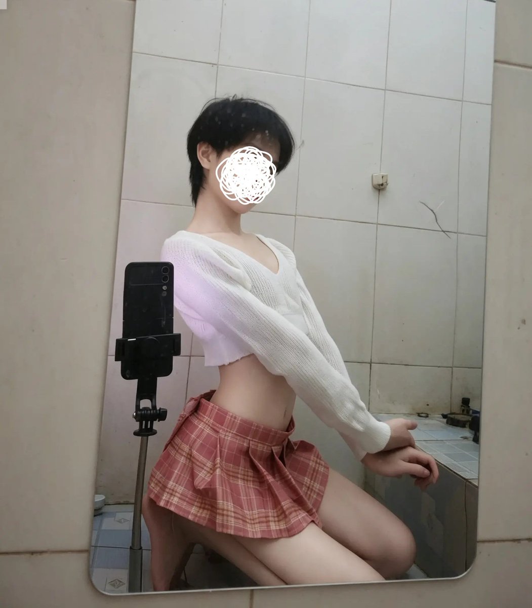 feyyaa06's tweet photo. Dăm 1 tí🔞 https://t.co/Q9qVypJEH4