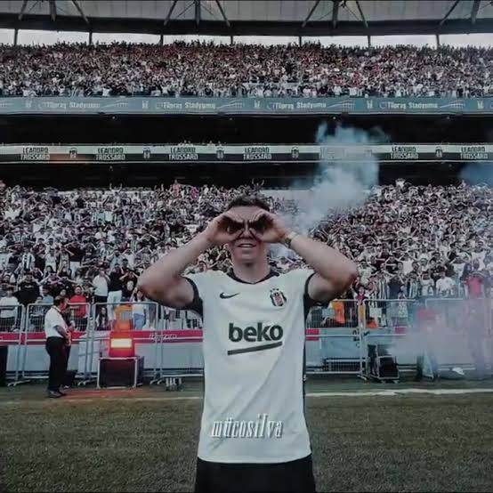 canerint's tweet photo. @Besiktas Dünyanın en iyi sol kanadı of of of https://t.co/lP1g6RZK2V
