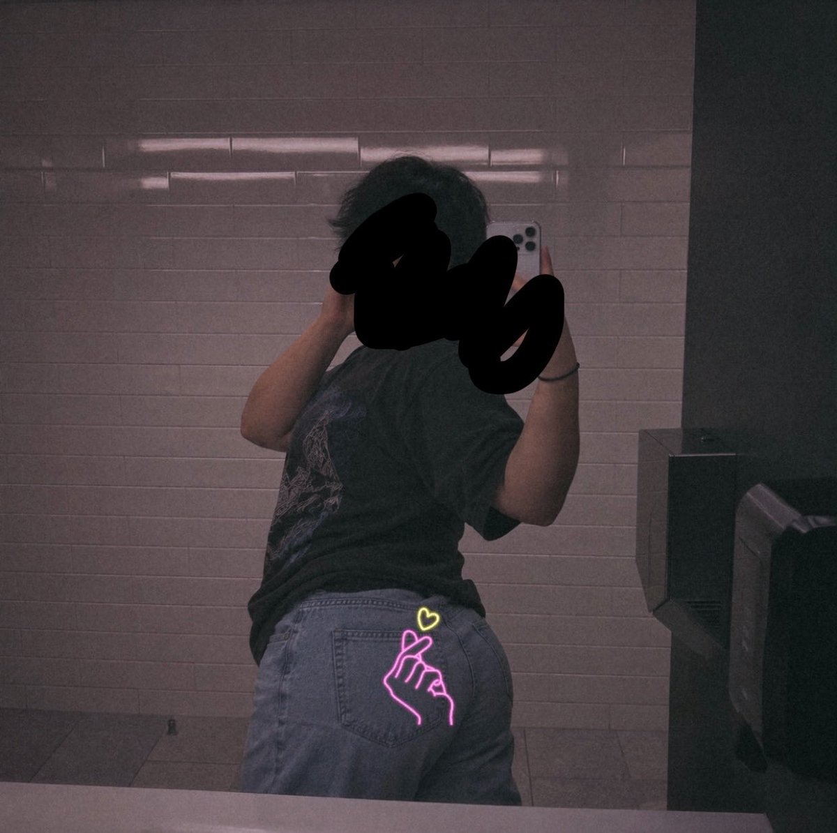 BadBoyMuMu's tweet photo. mu double cheeked up on a Friday afternoon ‼️ https://t.co/EXSfTOYSgF