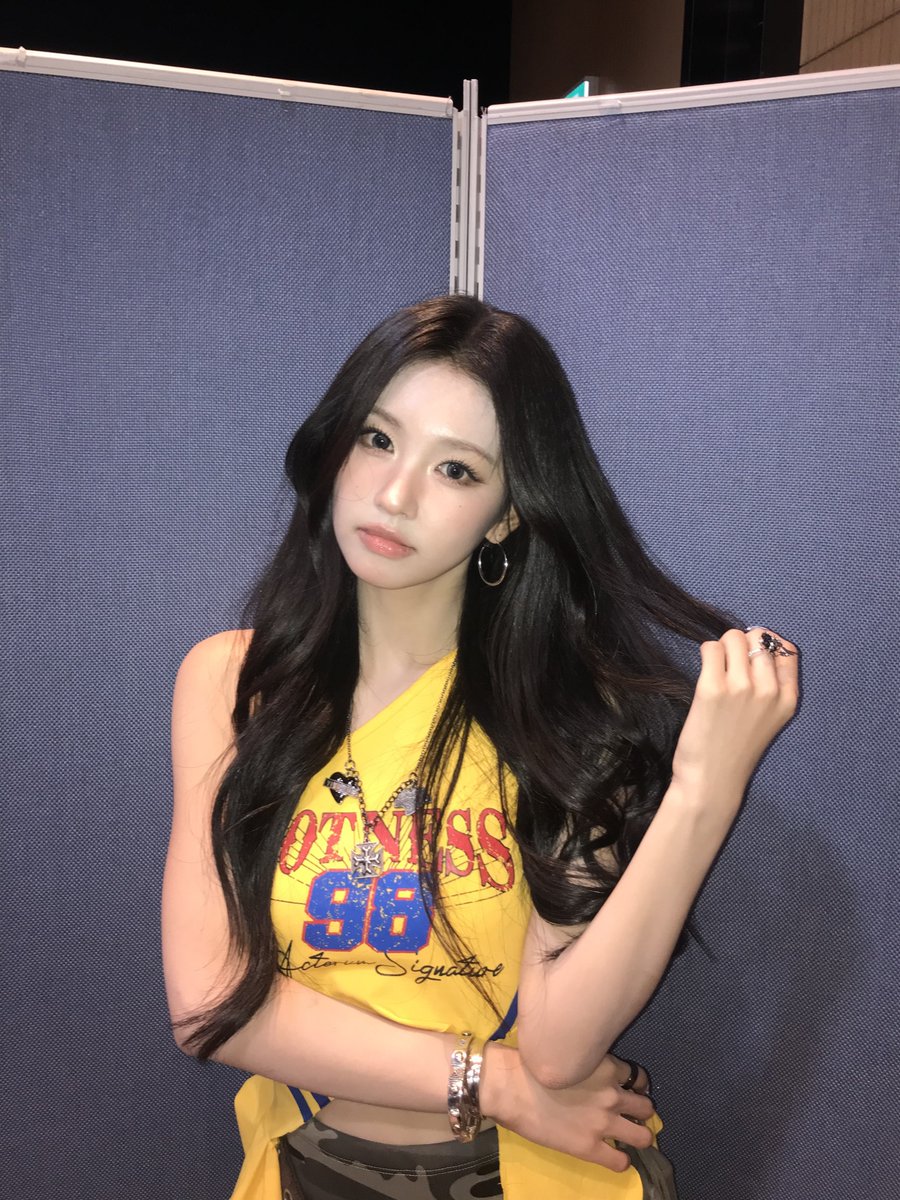 simeulja's tweet photo. 아워벌스데이 국초록 https://t.co/wkRG1NcbVy
