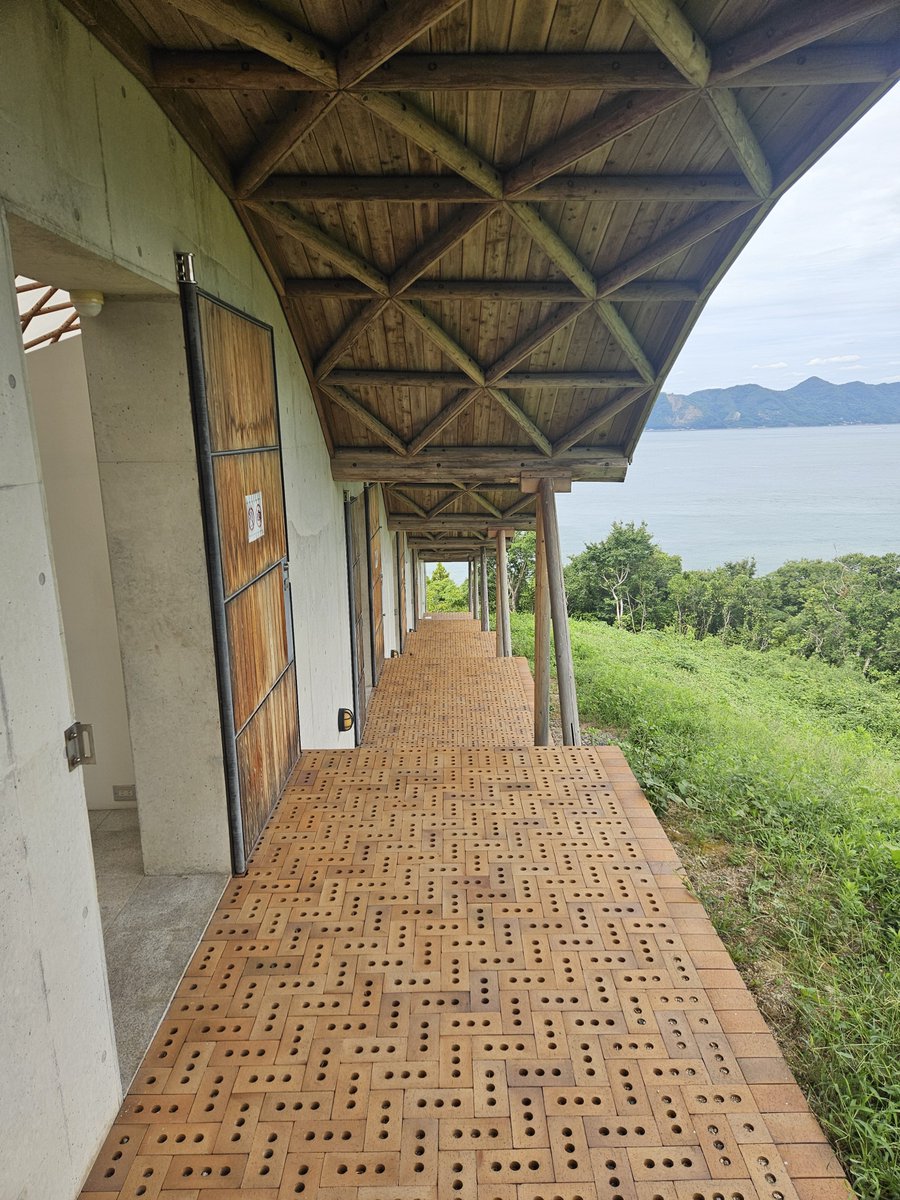 gyaaaako's tweet photo. ずっと行ってみたかったしまなみ海道に行けました！ やっぱり瀬戸内海はいいなぁ。
馬島のホテルよかった。また行きたい。 https://t.co/z8PXNRq2Mf