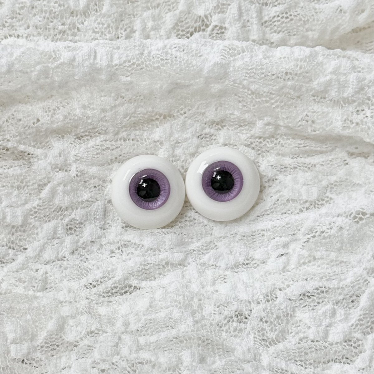 TSM_1890's tweet photo. #트인덕장터
돌플라워 안구 판매 개당 13만원
1. 16mmA 투어멀린
2. 16mmA 에케베리아
3. 18mmA 색실험(색상 미상)

모두 뒷면 글씨O
배송비는 제가 부담합니다
흔적후 디엠 또는 카톡 주세요 https://t.co/n9VvaCK779