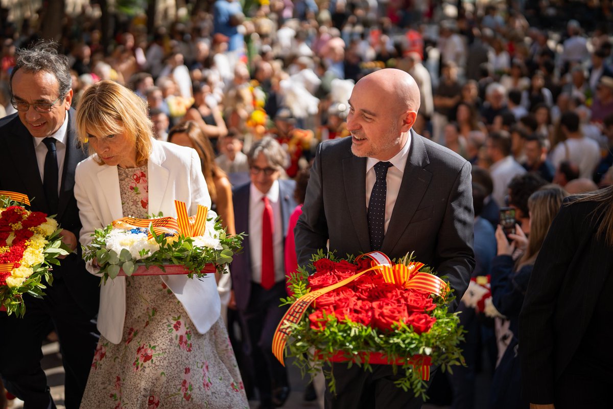 carlosprietogo's tweet photo. Un any més, he participat en l’ofrena floral a la tomba de Rafael Casanova, a Sant Boi de Llobregat.

Una jornada per recordar la nostra història, reivindicar la memòria i celebrar tot allò que compartim.

Ho he fet acompanyat de l’alcaldessa, @LluisaMoretSabi; el president del @parlamentcat, @joseprull; i les conselleres @aliciarll i @eniubo, entre altres autoritats.

Gaudiu d’una bona #Diada2026!